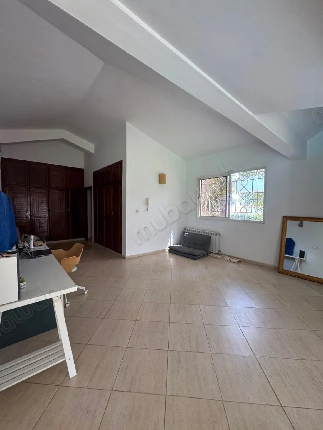 Villa de 2000m² en location à Souissi 
RABAT - الرباط (3)