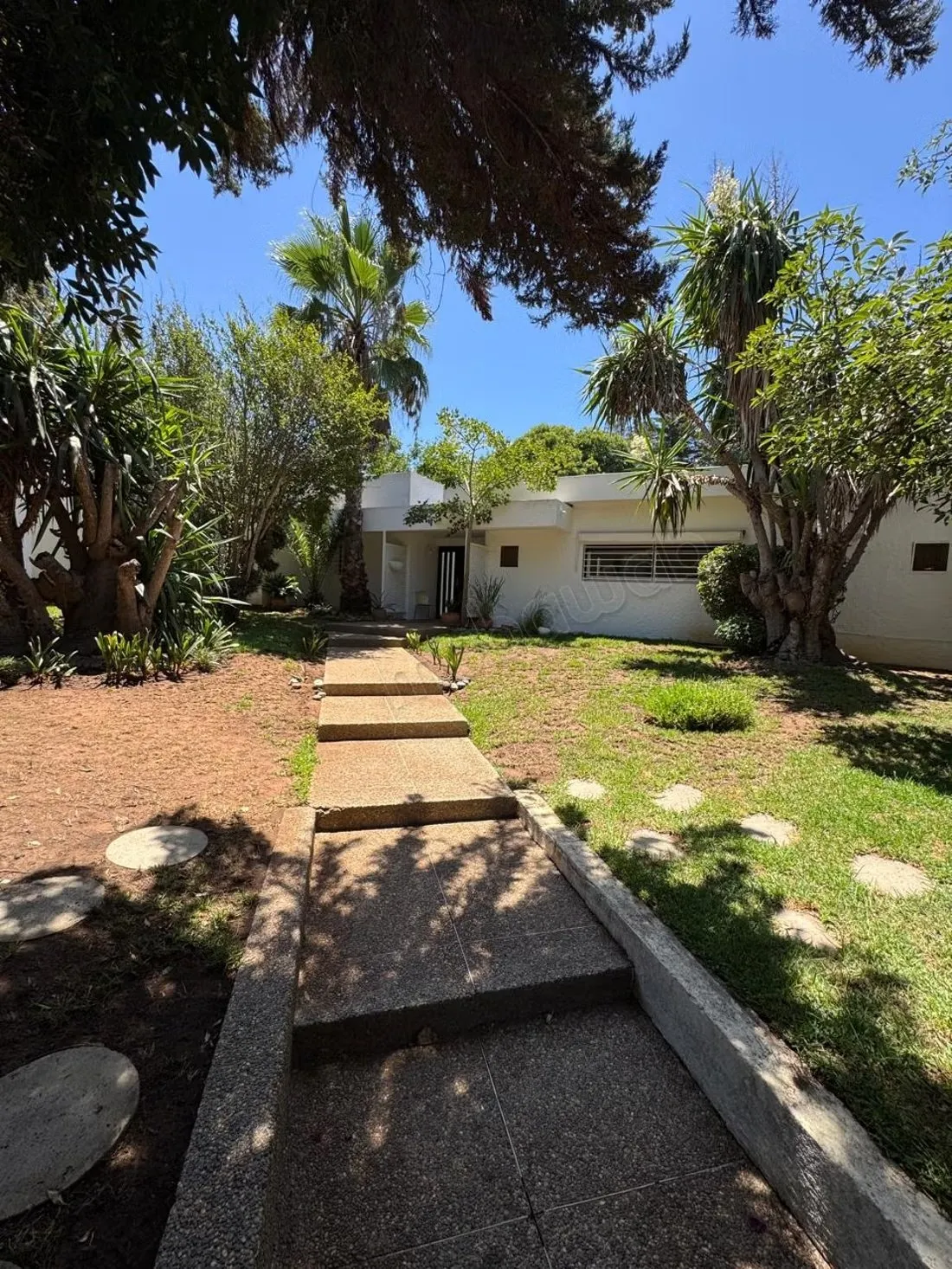 Villa plain pied en location à Souissi 
Rabat - الرباط