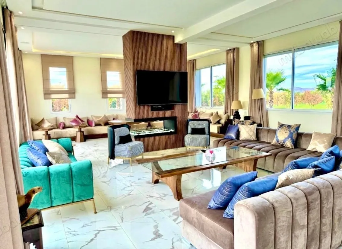 En Location Meublé: Magnifique Villa Moderne avec Piscine, É... - مراكش (3)