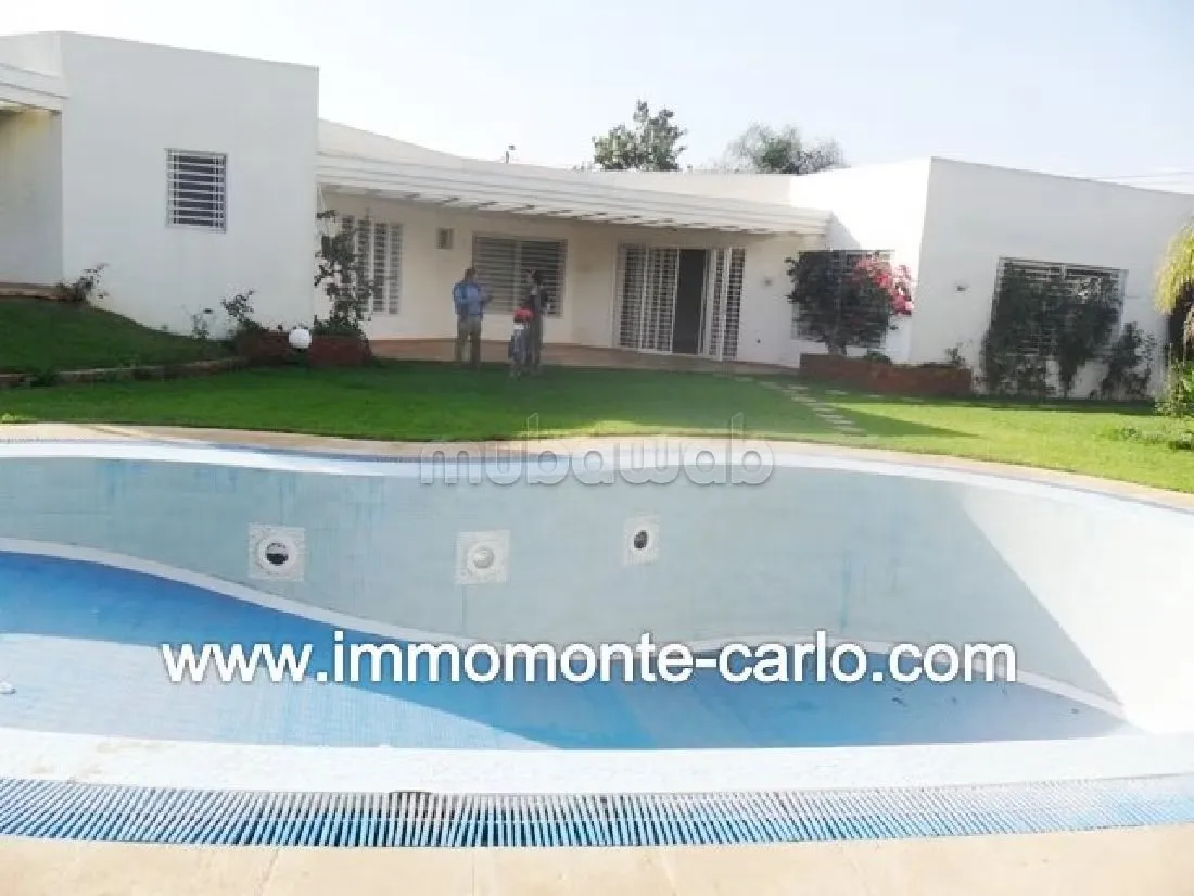 Villa rénovée avec piscine en location à Rabat - الرباط