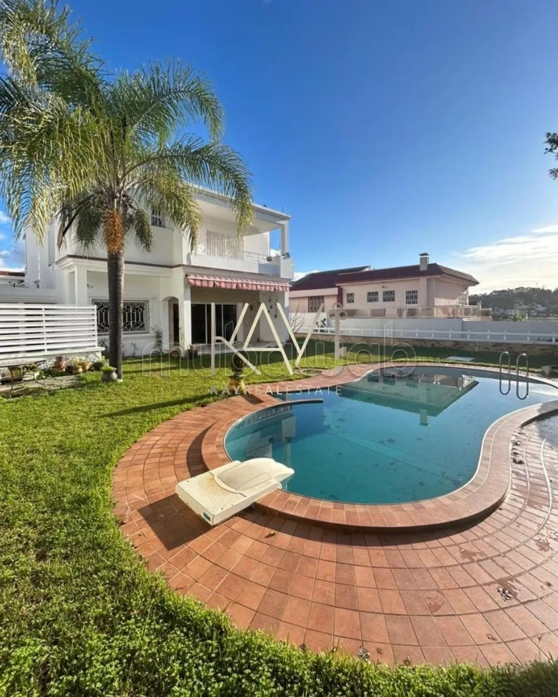 Villa à louer à Tanger Jbel kbir avec jardin et piscine - طنجة