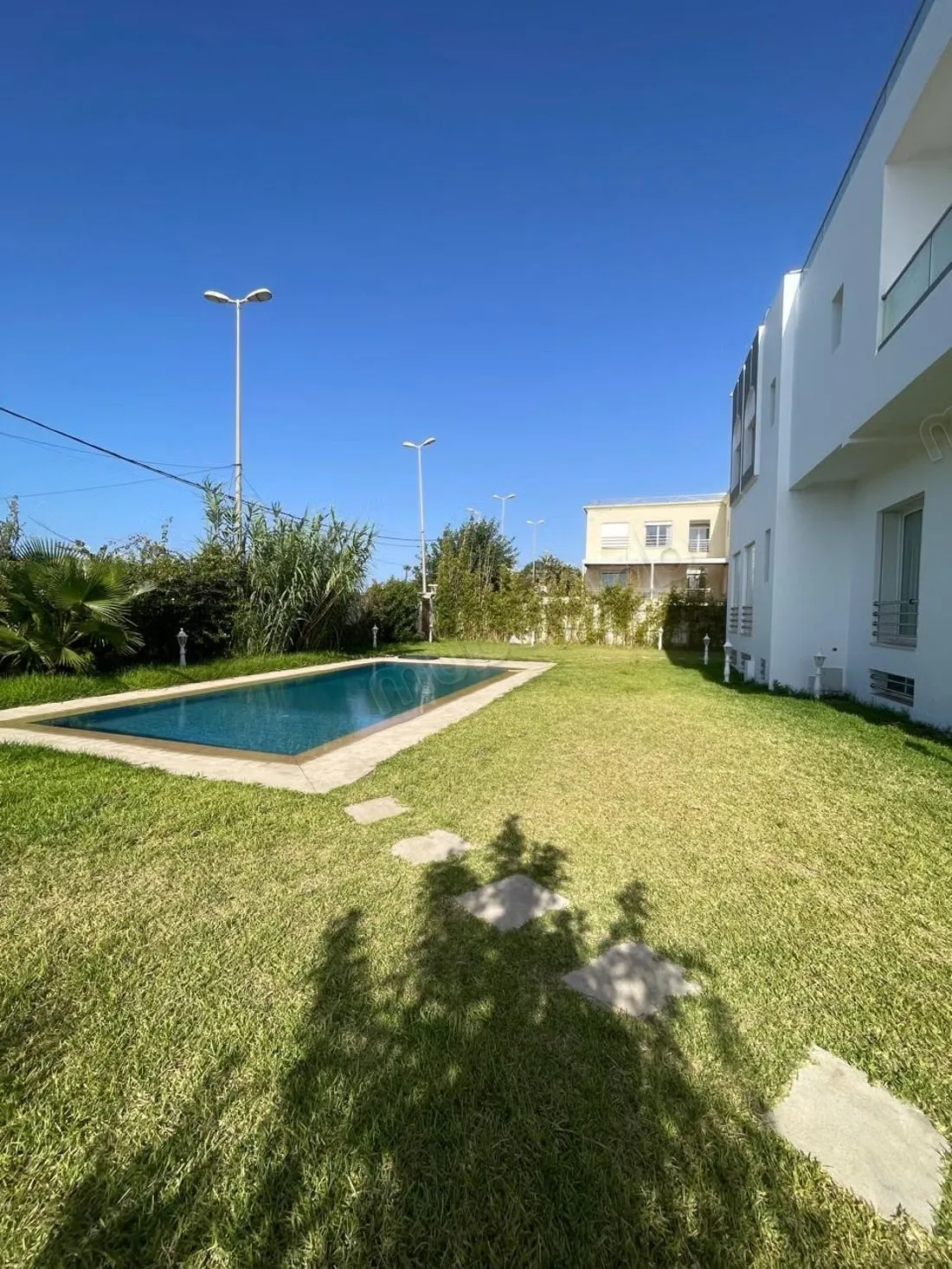 Villa meublée de standing à louer belle vue mer - طنجة