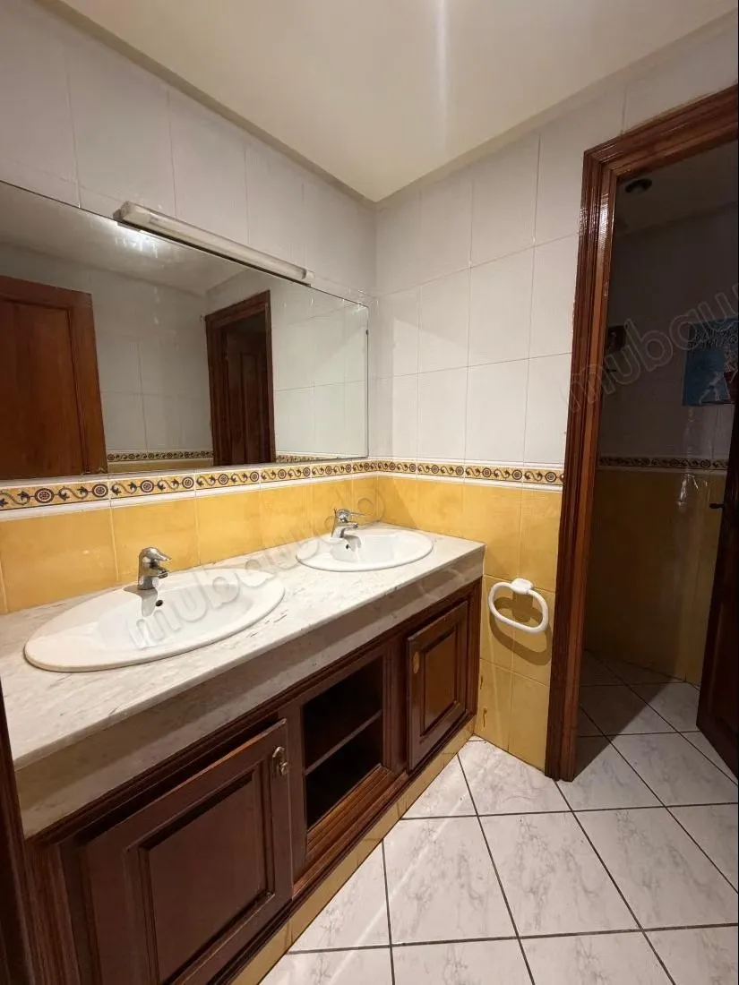 Superbe villa à louer à Haut Agdal.
Superficie 500 m².
Jardi... - الرباط (3)