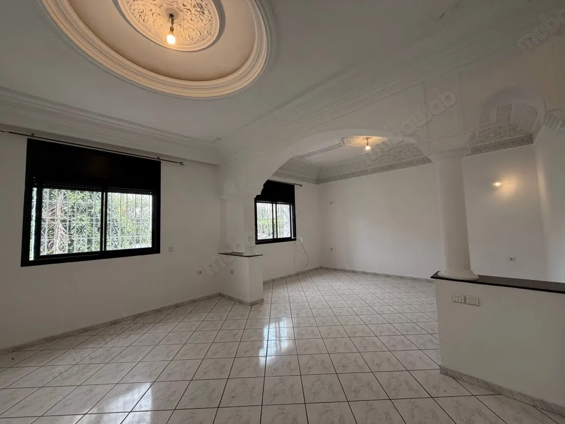 Superbe villa à louer à Haut Agdal.
Superficie 500 m².
Jardi... - الرباط (2)