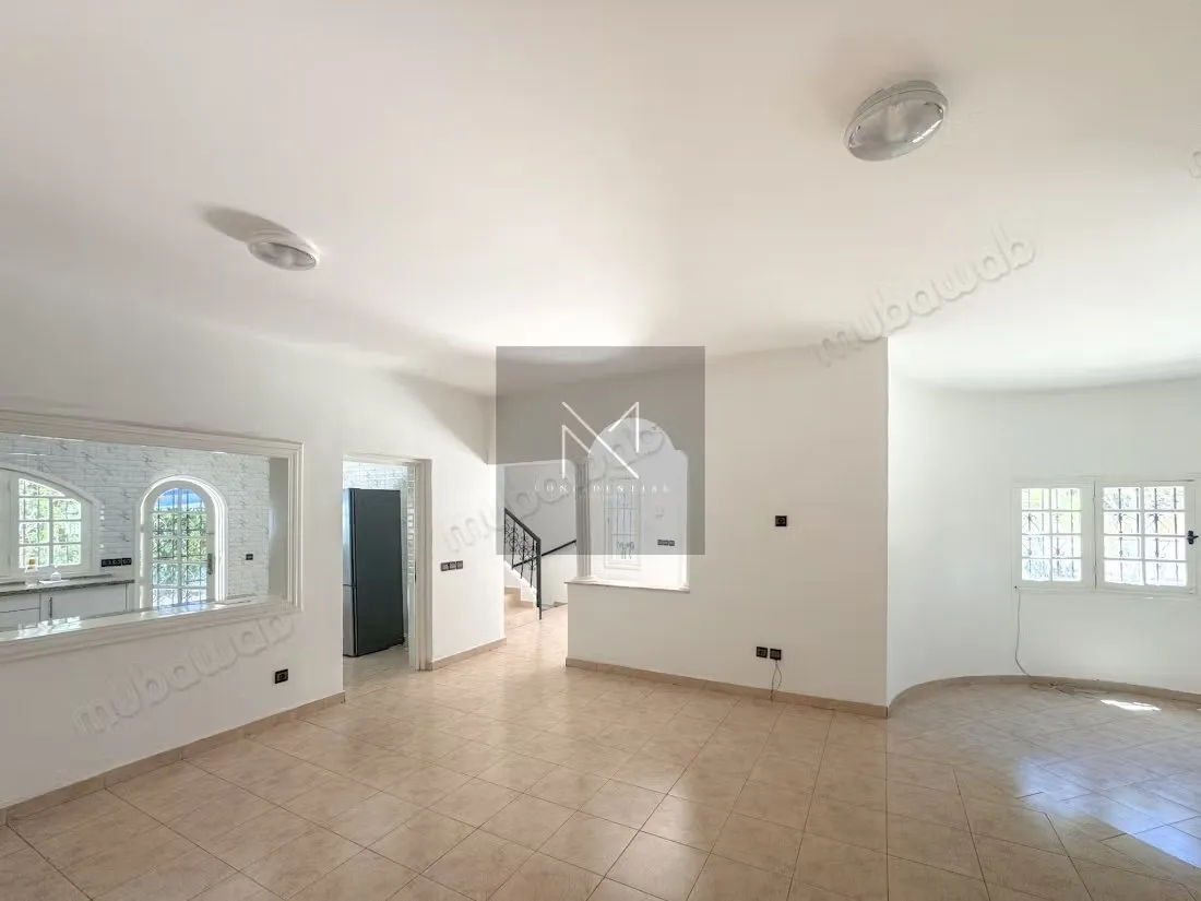Villa de Charme à Louer à Val D'anfa,
Casablanca - الدار البيضاء (2)
