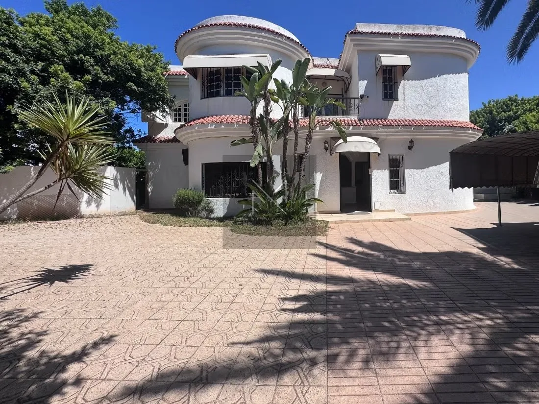 Villa de Charme à Louer à Val D'anfa,
Casablanca - الدار البيضاء