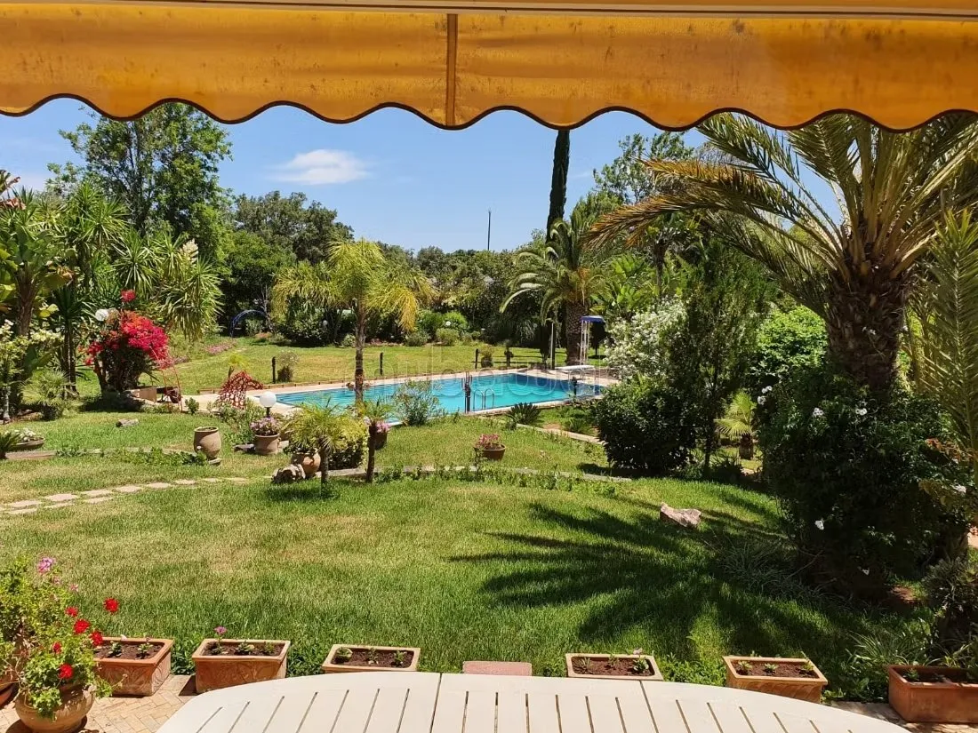AV. Med 6 villa avec piscine vue sur forêt à louer - الرباط (3)