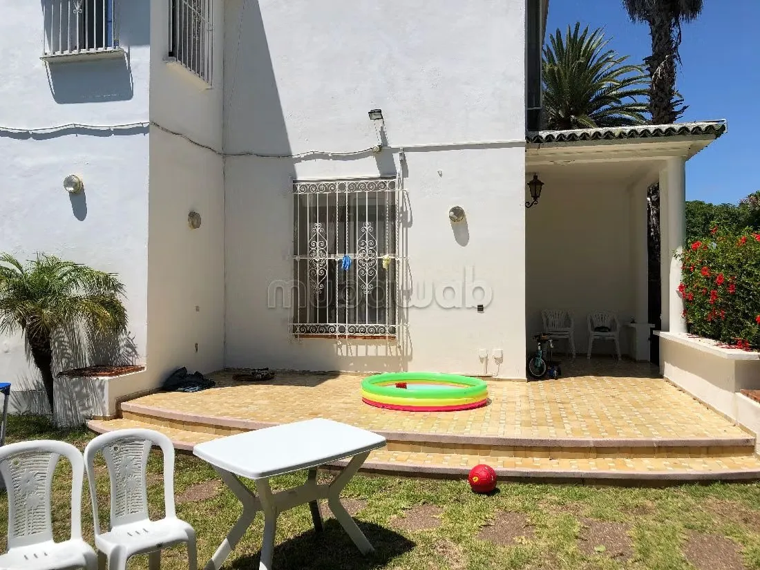 Villa avec beau Jardin en location au quartier Hassan Rabat - الرباط