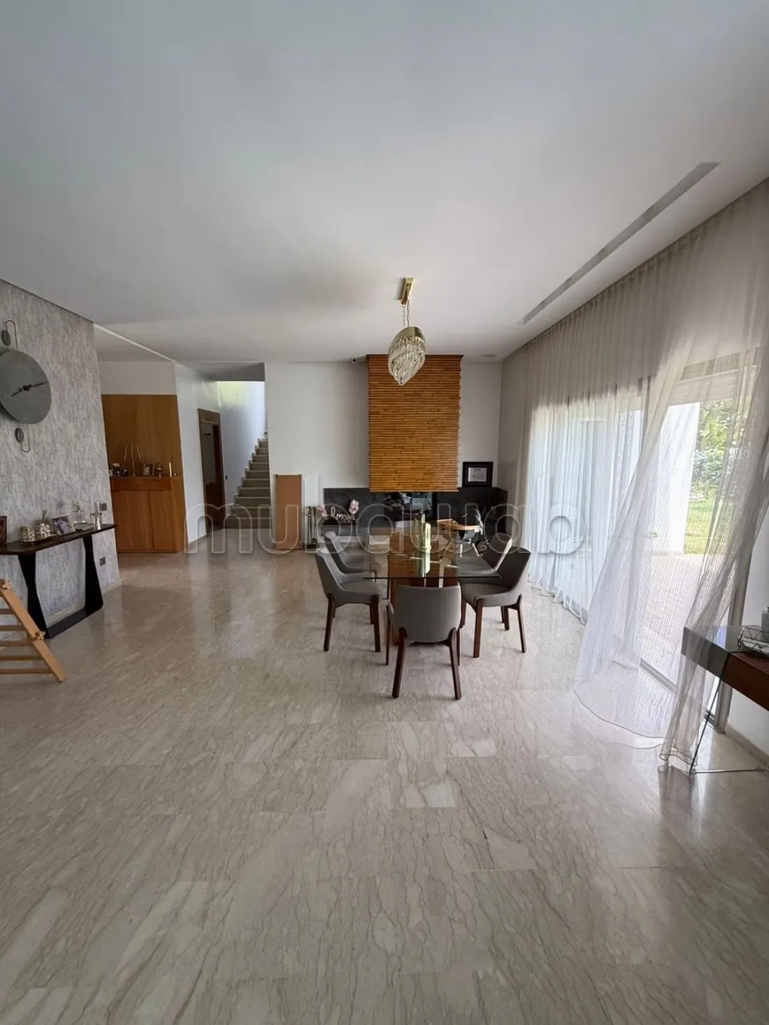 Villa meublé / vide à louer à souissi - الرباط (3)