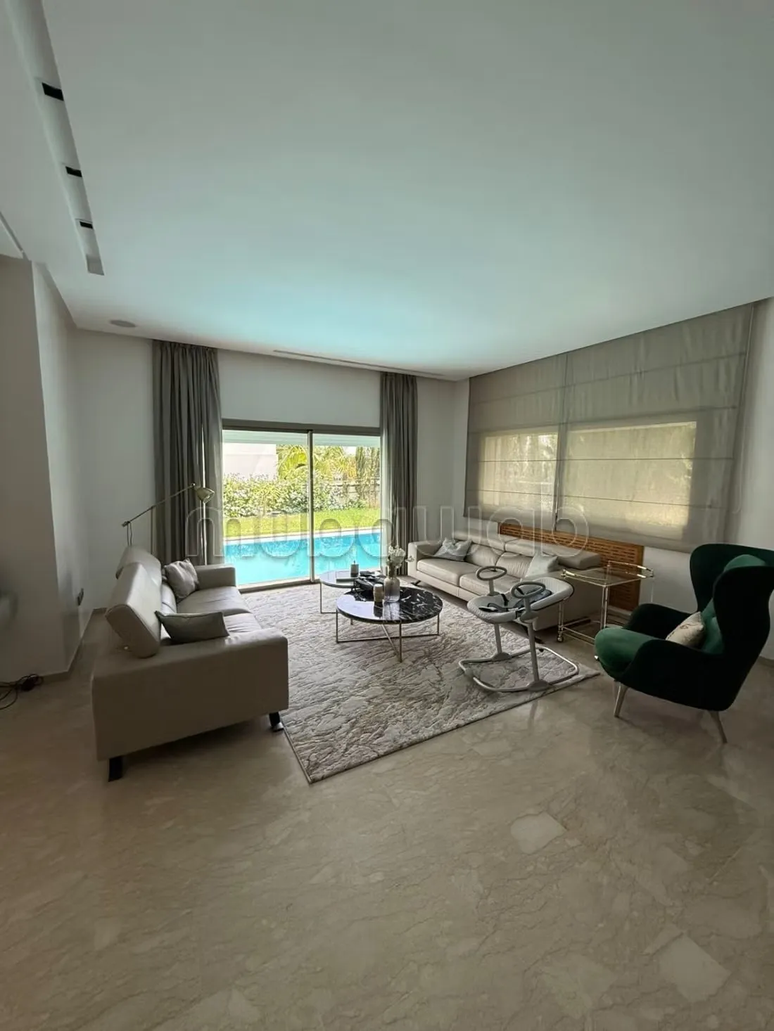 Villa meublé / vide à louer à souissi - الرباط (2)