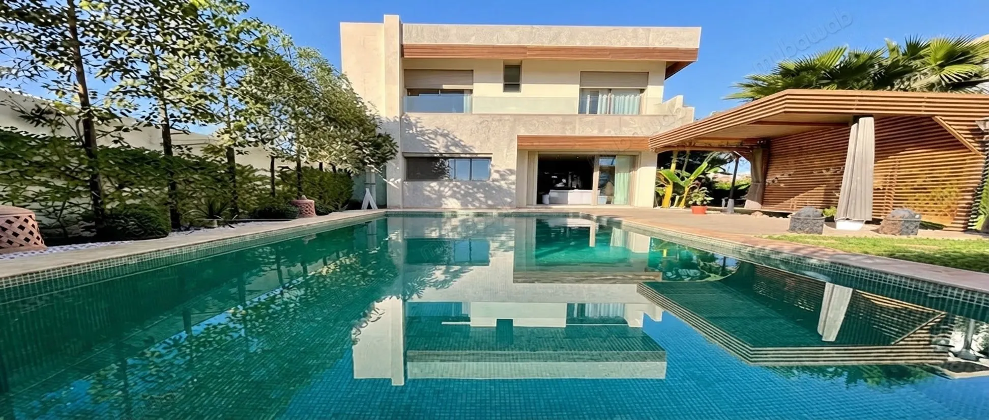 Villa moderne meublée à louer piscine et jardin - مراكش