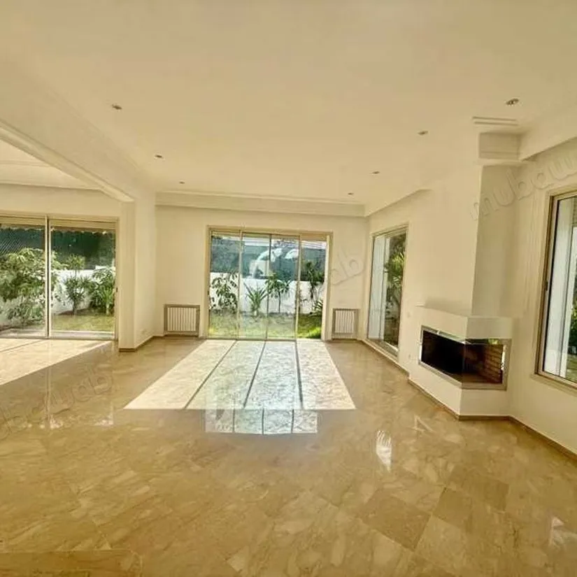 Villa à Louer de 342.0 m² à Casablanca, Ain Diab - الدار البيضاء (2)