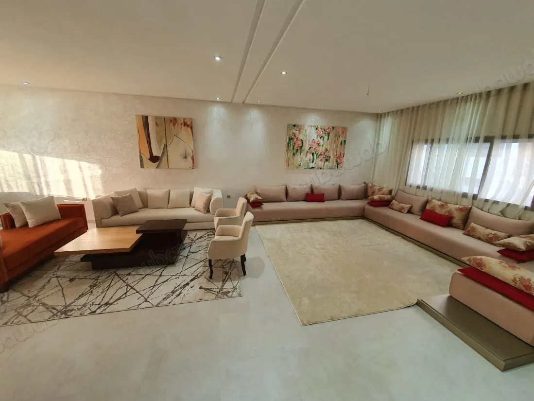 Somptueuse villa à louer à Harhoura.
Superficie 300 m².
Meub... - هرهورة