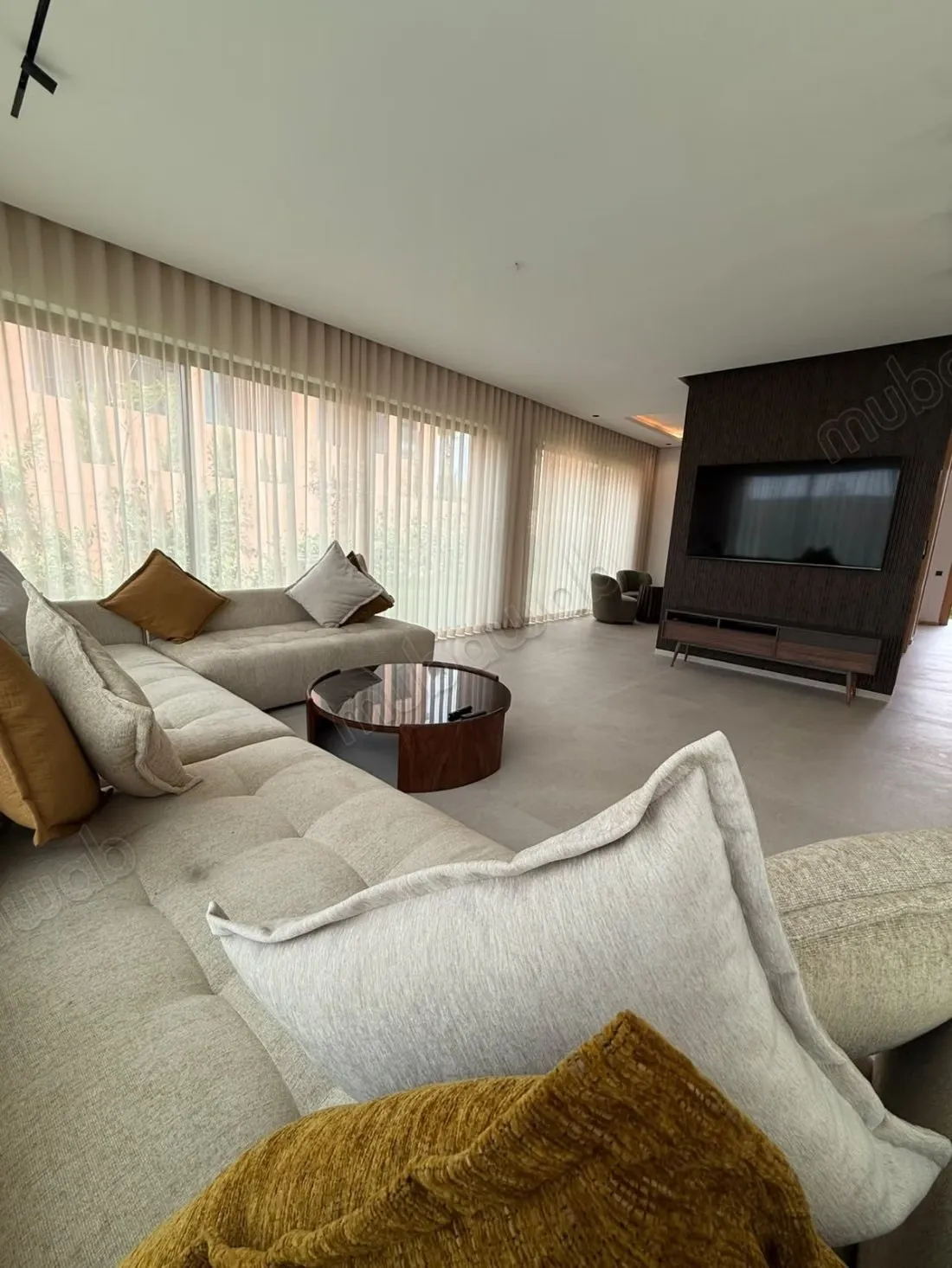 A LOUER Luxueuse Villa neuve 5 suites meublée - مراكش (2)