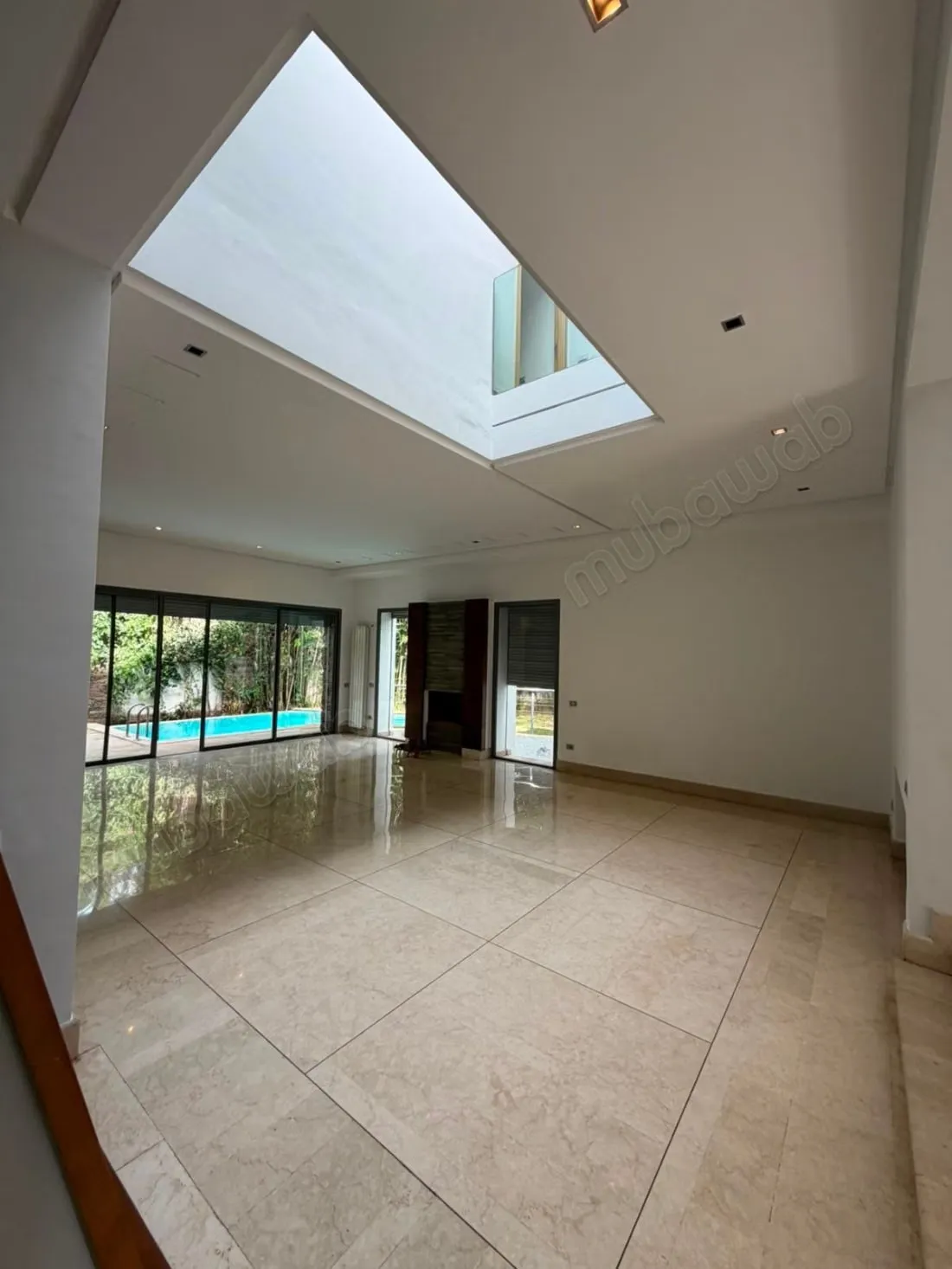 Villa moderne presque Neuve en résidence à louer Ain Diab - الدار البيضاء