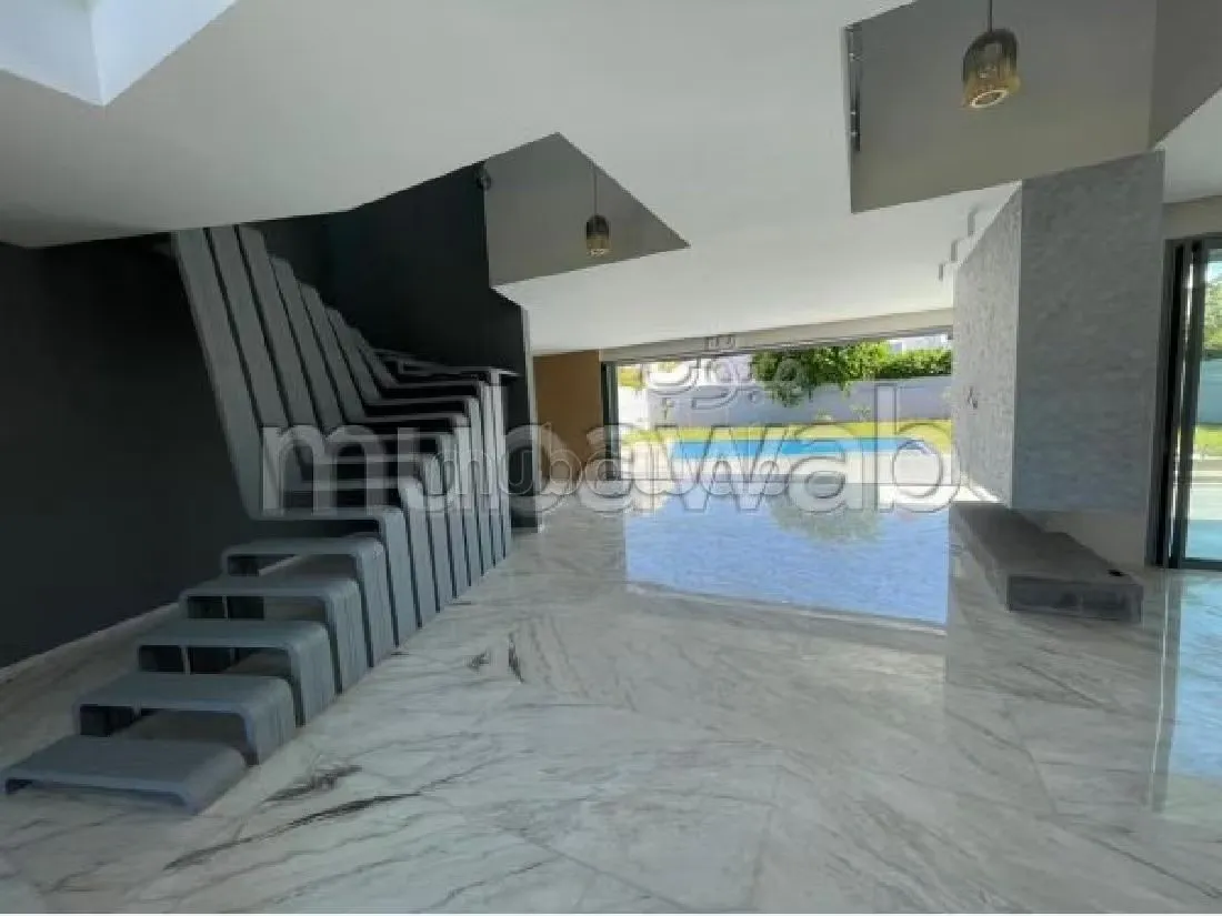 Villa de haut standing à louer à Souissi - الرباط (3)