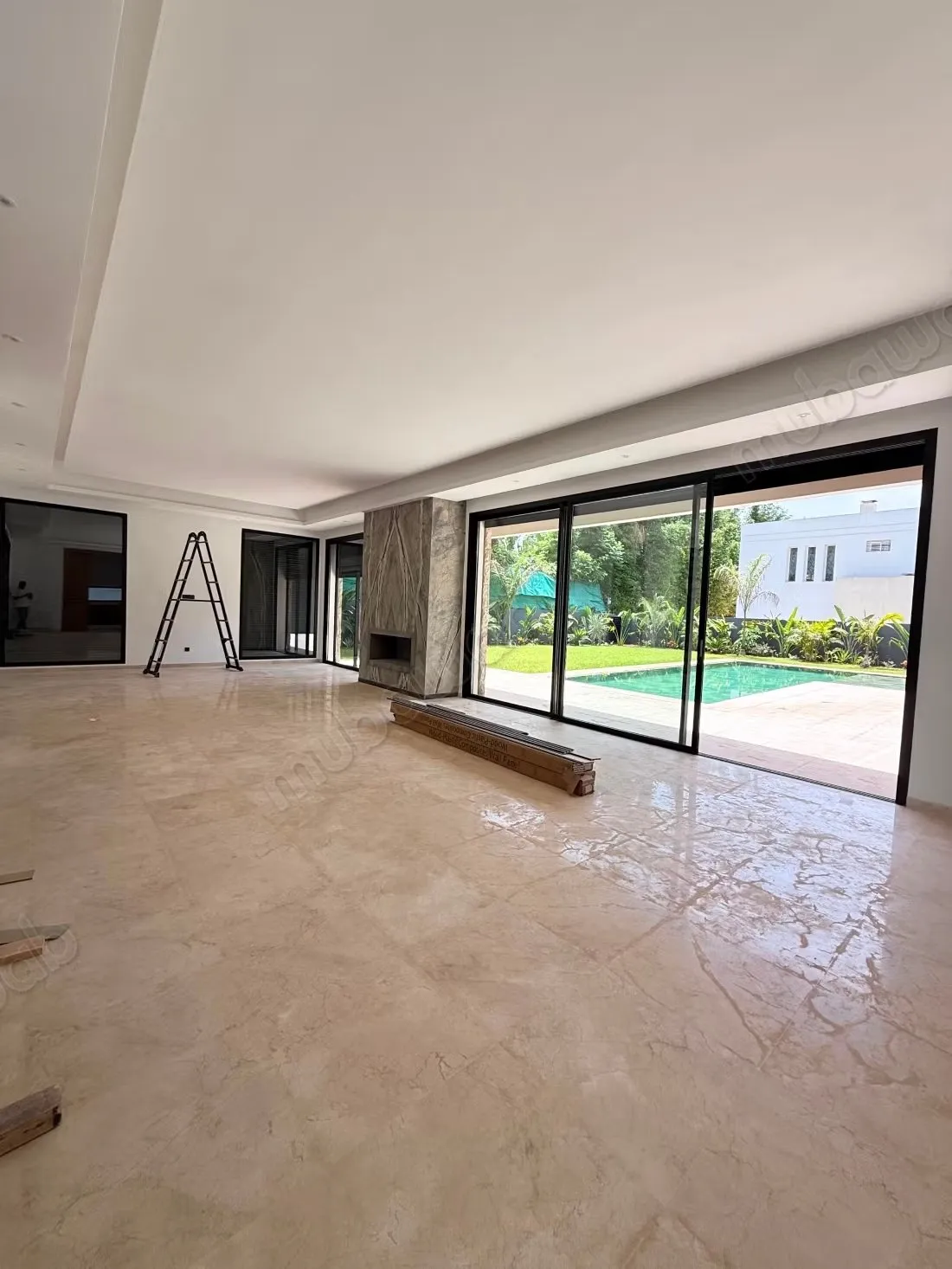 Magnifique villa à louer à Souissi. 
6 chambres. 
Climatisat... - الرباط (3)