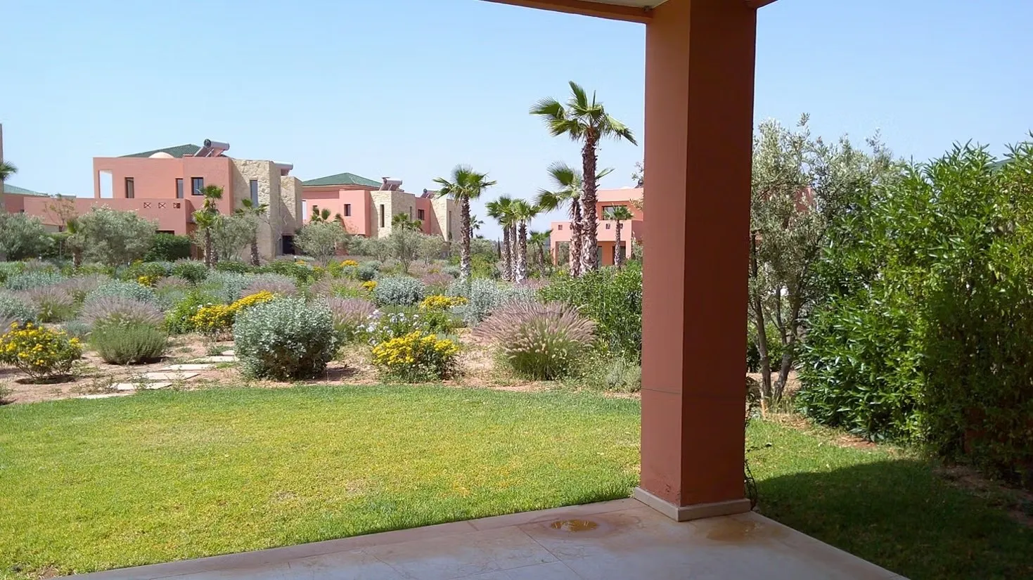 Villa a Louer vide dans un domaine avec piscine - مراكش (2)