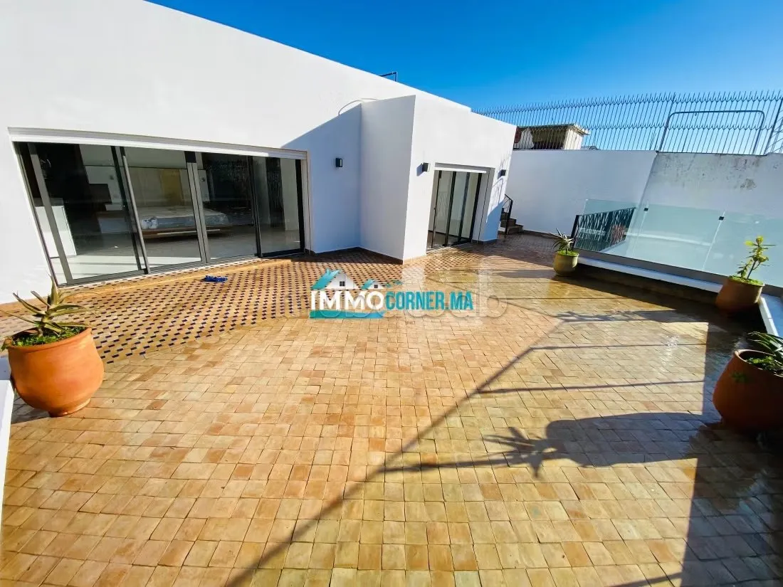 Villa de luxe semi meublée à louer à Jbel Kbir boubana - طنجة