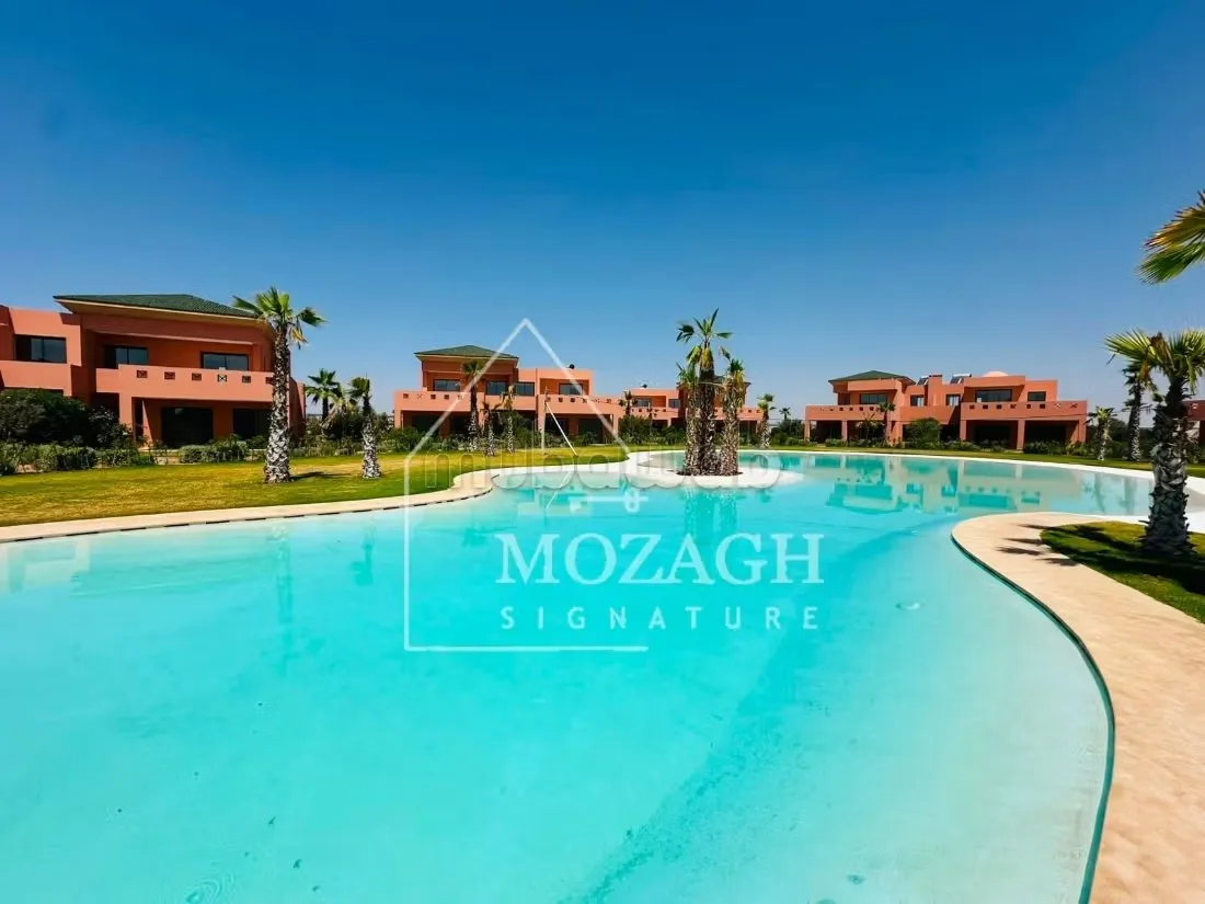 Superbe villa moderne neuve sur résidence sécurisée - مراكش
