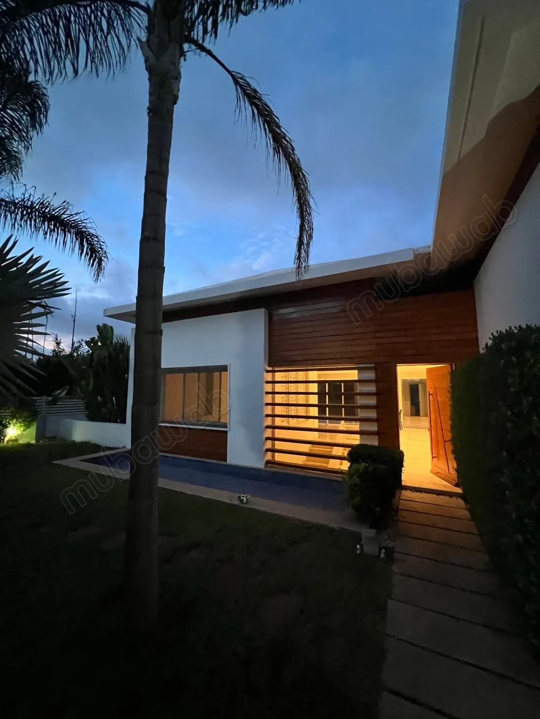 Location villa de haut standing à Ville Verte.
Superficie 11... - بوسكورة