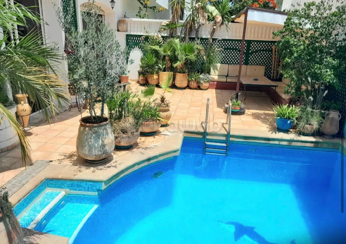 Magnifique villa à louer à Ain Diab. 4 chambres. Meublé - الدار البيضاء