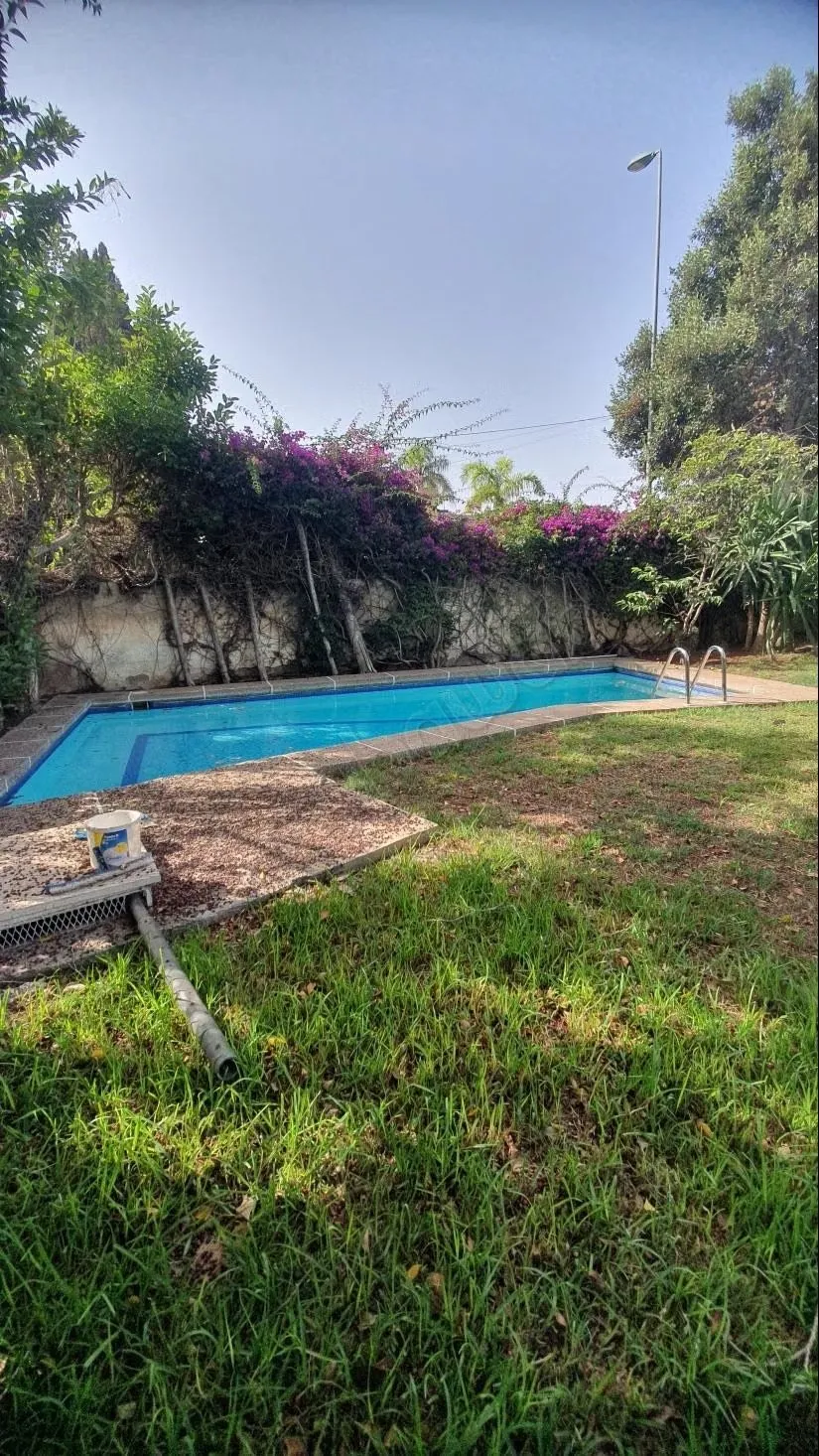 Villa avec piscine à louer à Cil - الدار البيضاء