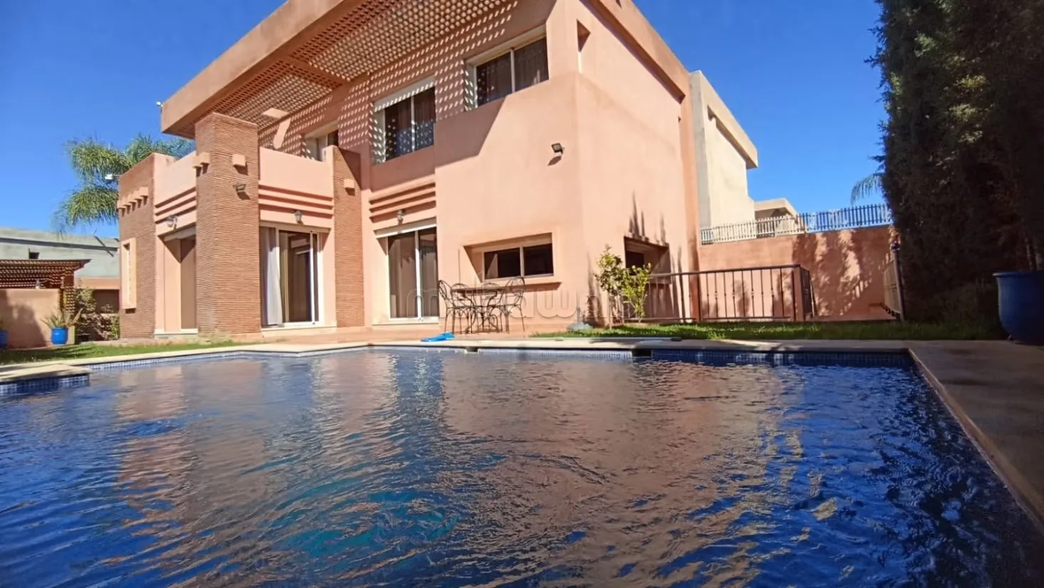 Jolie villa a Louer meublée - مراكش