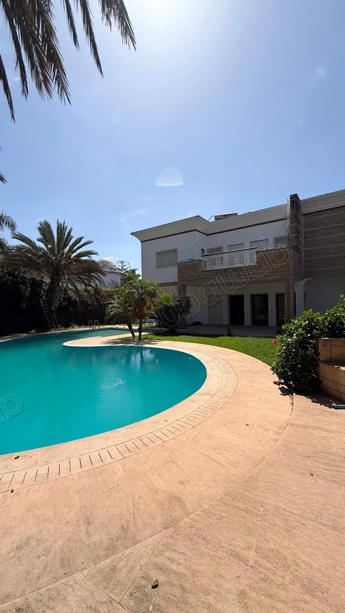 Location villa de luxe à Souissi. 
4 chambres. 
Piscine et c... - الرباط
