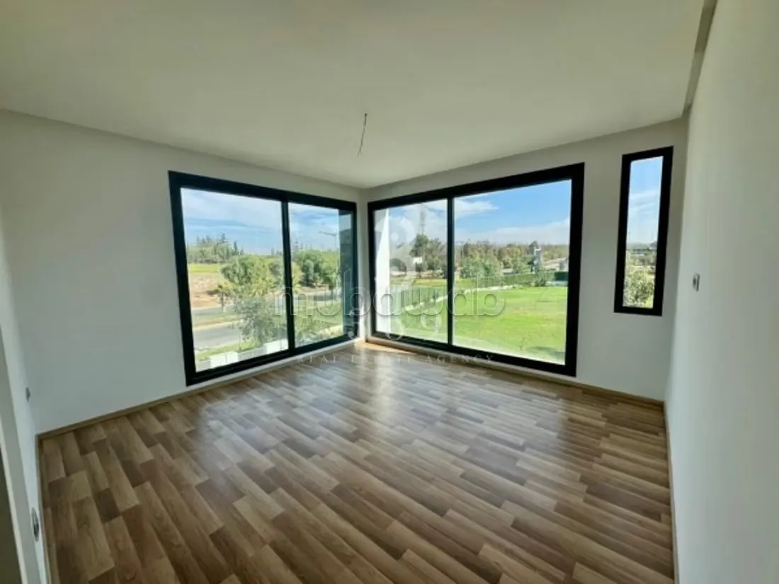 Villa Haut Standing Vide à Bouskoura - بوسكورة (3)