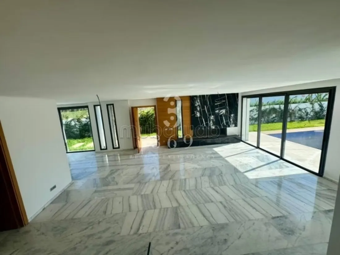 Villa Haut Standing Vide à Bouskoura - بوسكورة