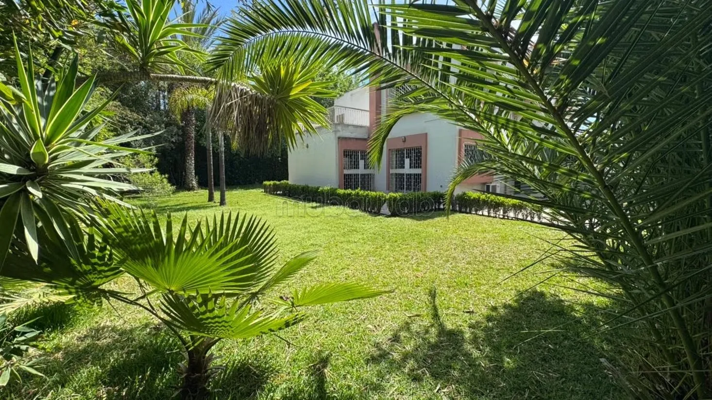 Villa 1000m2 fraichement rénovée à OLM Souissi - الرباط