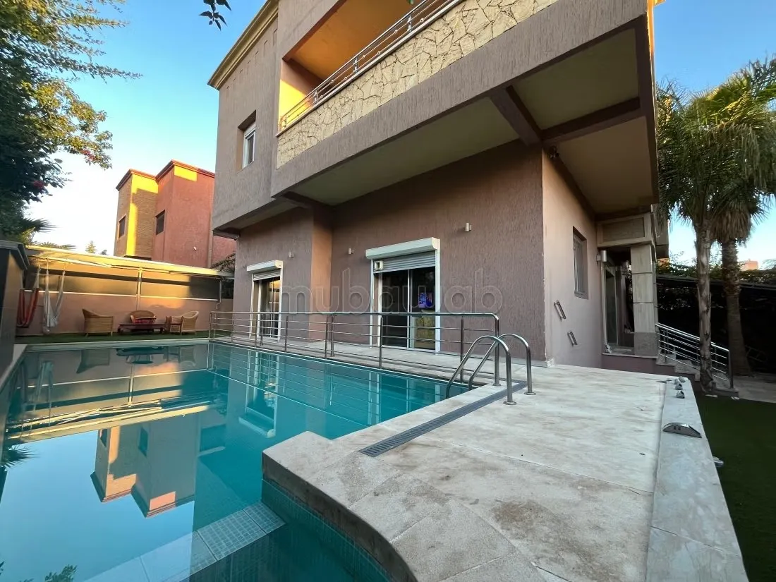 Superbe villa meublée avec piscine à louer - مراكش