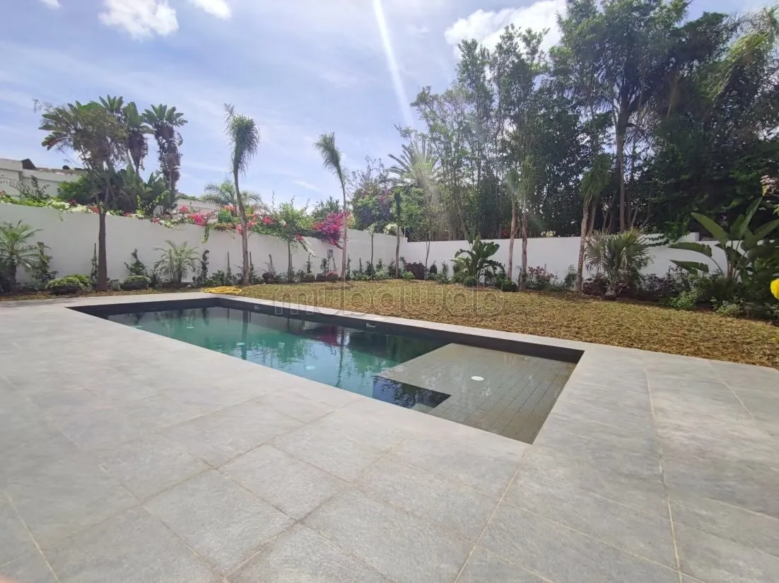 Villa à louer neuve moderne à Longchamps - الدار البيضاء (2)