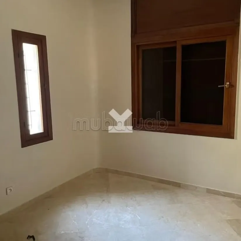 Villa à Louer de 619.0 m² à Casablanca, Bourgogne Anfa - الدار البيضاء (2)