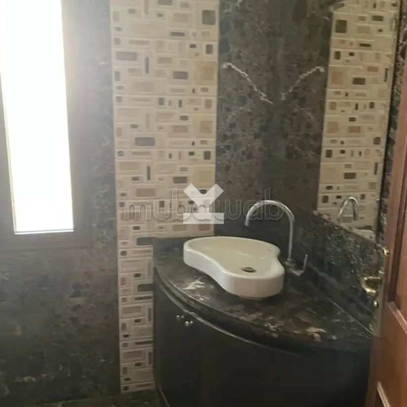 Villa à Louer de 619.0 m² à Casablanca, Bourgogne Anfa - الدار البيضاء (3)
