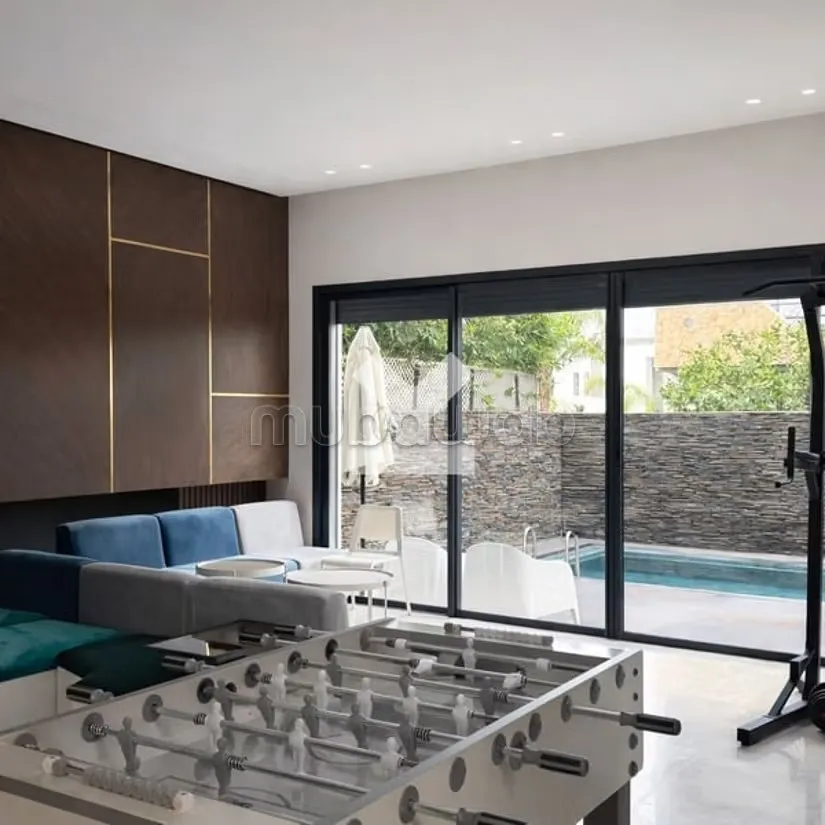 Villa à Louer de 375.0 m² à Casablanca, Californie - الدار البيضاء (2)