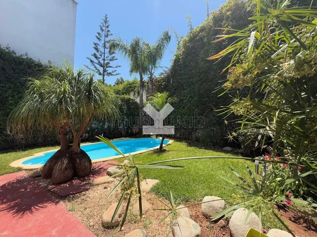 Villa à Louer de 339.0 m² à Casablanca, Ain Diab Extension 2 - الدار البيضاء (2)