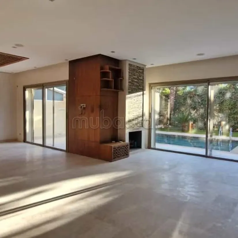 Villa à Louer de 425.0 m² à Bouskoura,
Bouskoura - بوسكورة