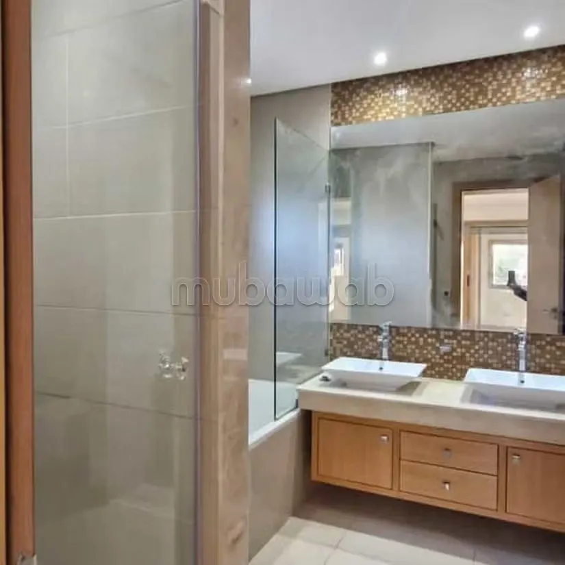 Villa à Louer de 425.0 m² à Bouskoura,
Bouskoura - بوسكورة (2)