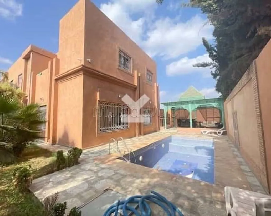 Villa à Louer de 385.0 m² à Marrakech, Targa - مراكش