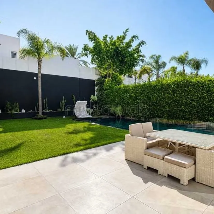 Villa à Louer de 492.0 m² à Casablanca, Californie - الدار البيضاء (2)