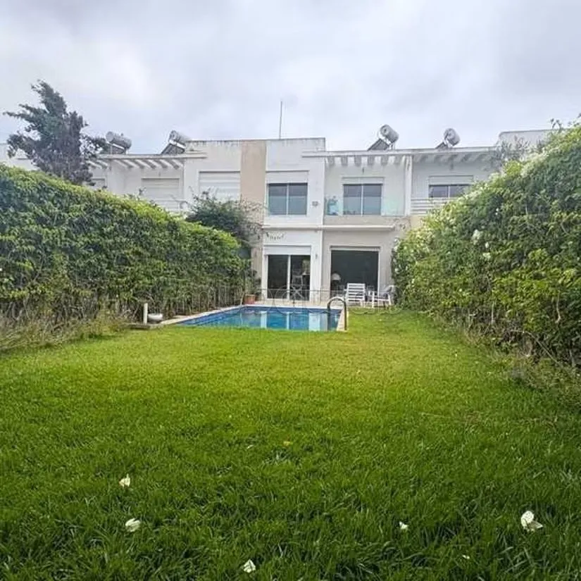 Villa à Louer de 223.0 m² à Sidi Rahal, Hay Charaf - سيدي رحال