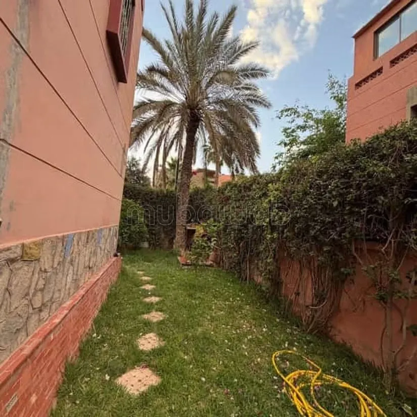 Villa à Louer de 283.0 m² à Marrakech, Riad Essalam - مراكش (2)