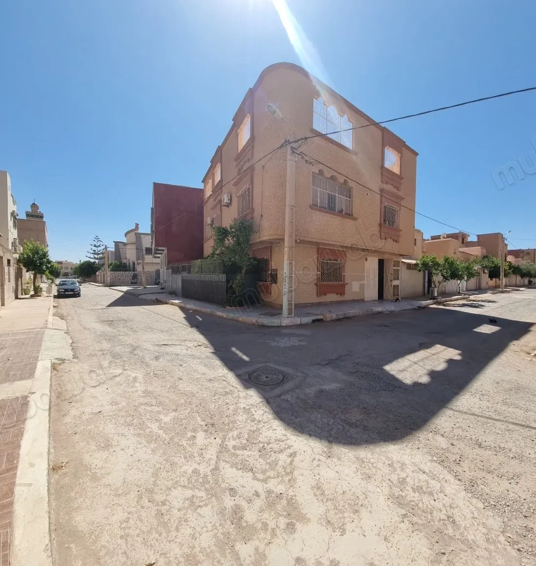 Maison à vendre à Nour. 2 pièces confortables. Parking et te... - وجدة