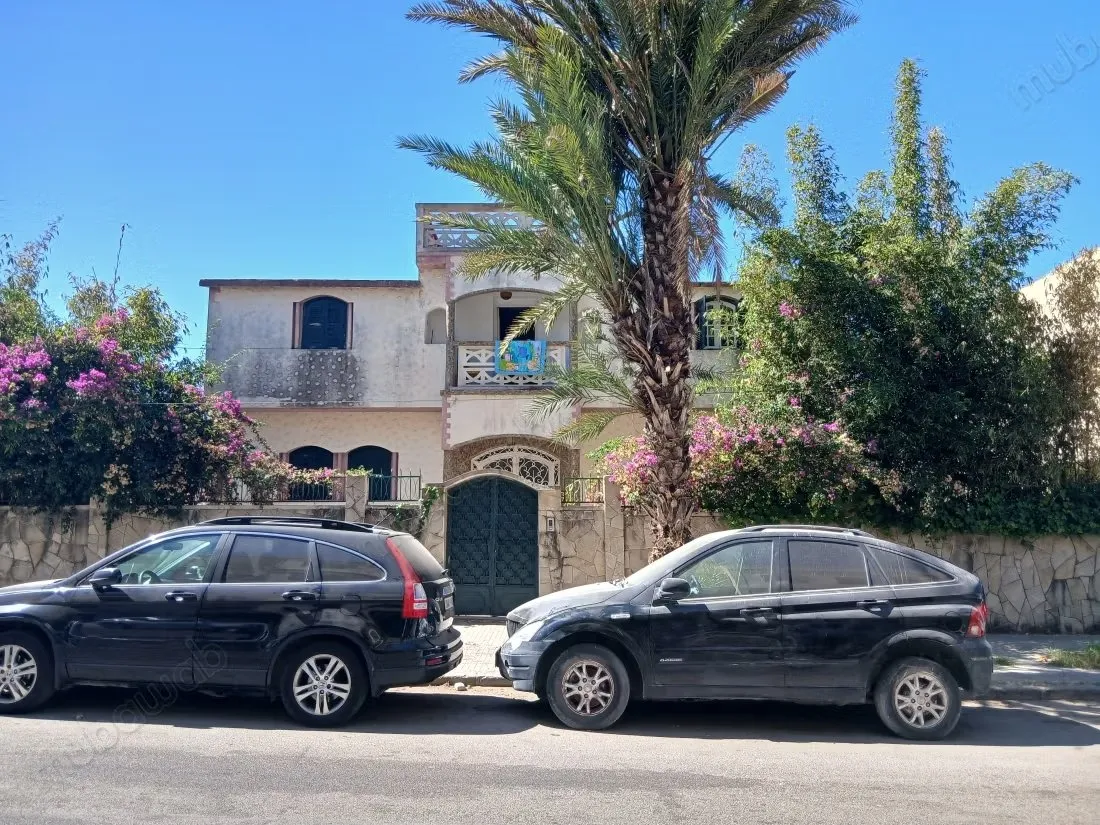 Jolie villa dans un quartier tres calme - طنجة