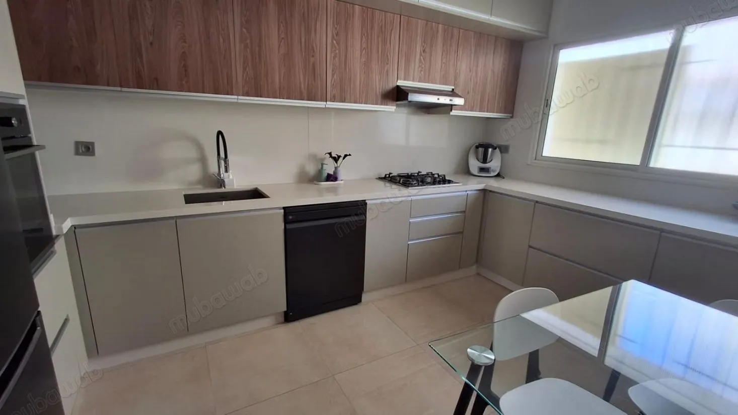 Maison à l'achat à Hay Chmaou.
Superficie 140 m² - سلا