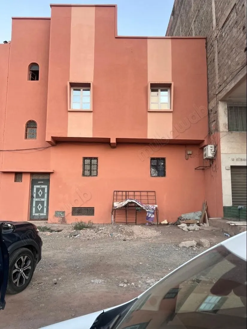 Maison à acheter à Route Casablanca. 
3 chambres agréables - مراكش