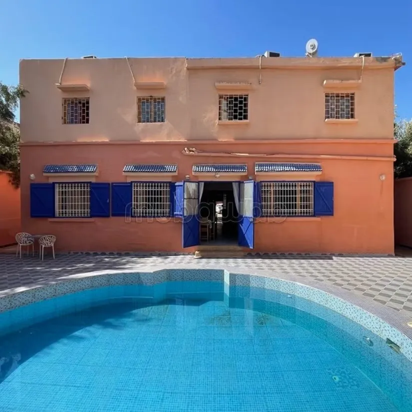 Auberge à saisir au pied de l'ATLAS - أمزميز