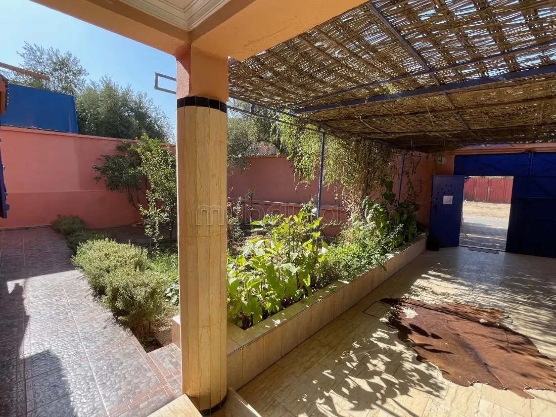 Auberge à saisir au pied de l'ATLAS - أمزميز (2)